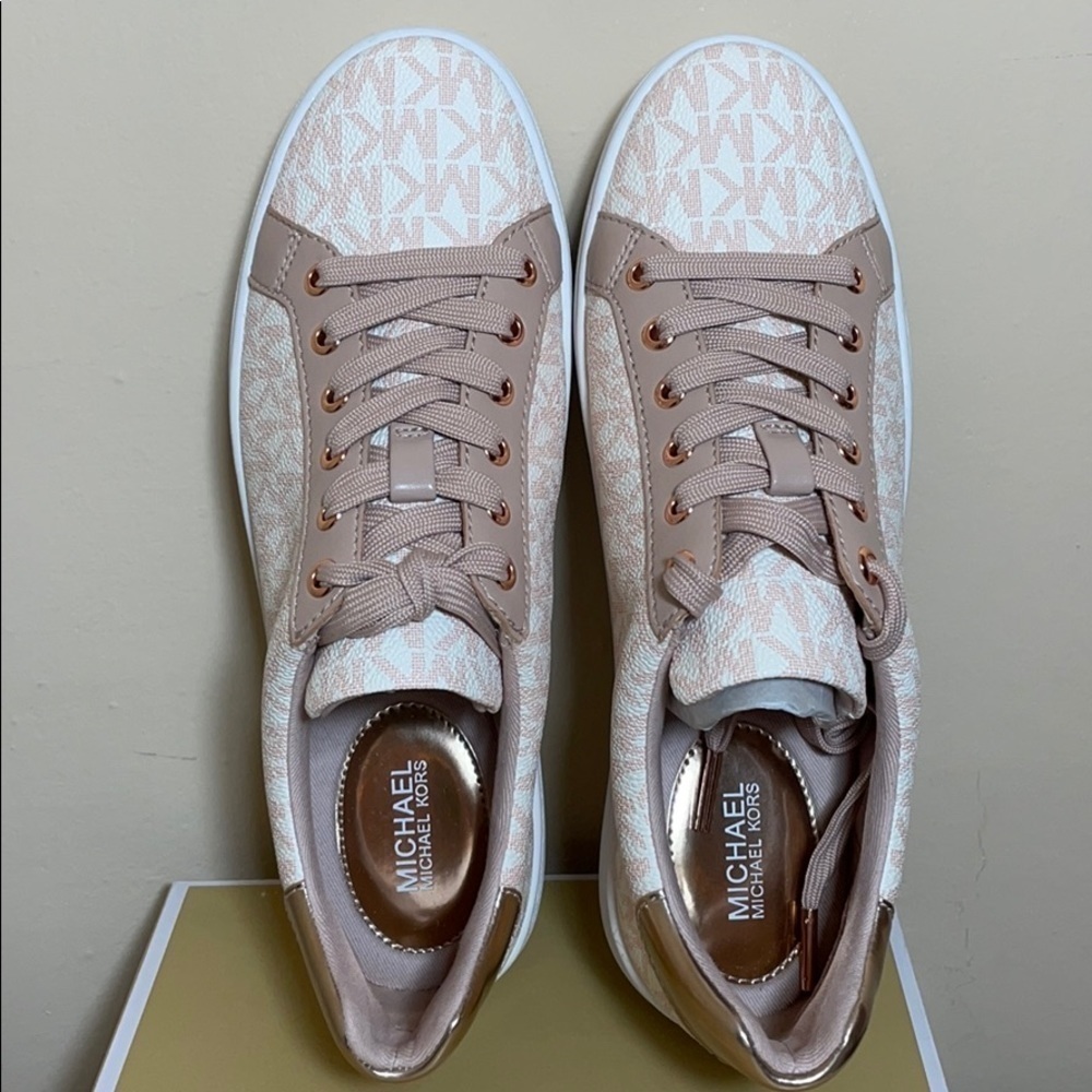 Michael Kors Poppy lace up soft pink shoes 6 - Picture 6 of 8